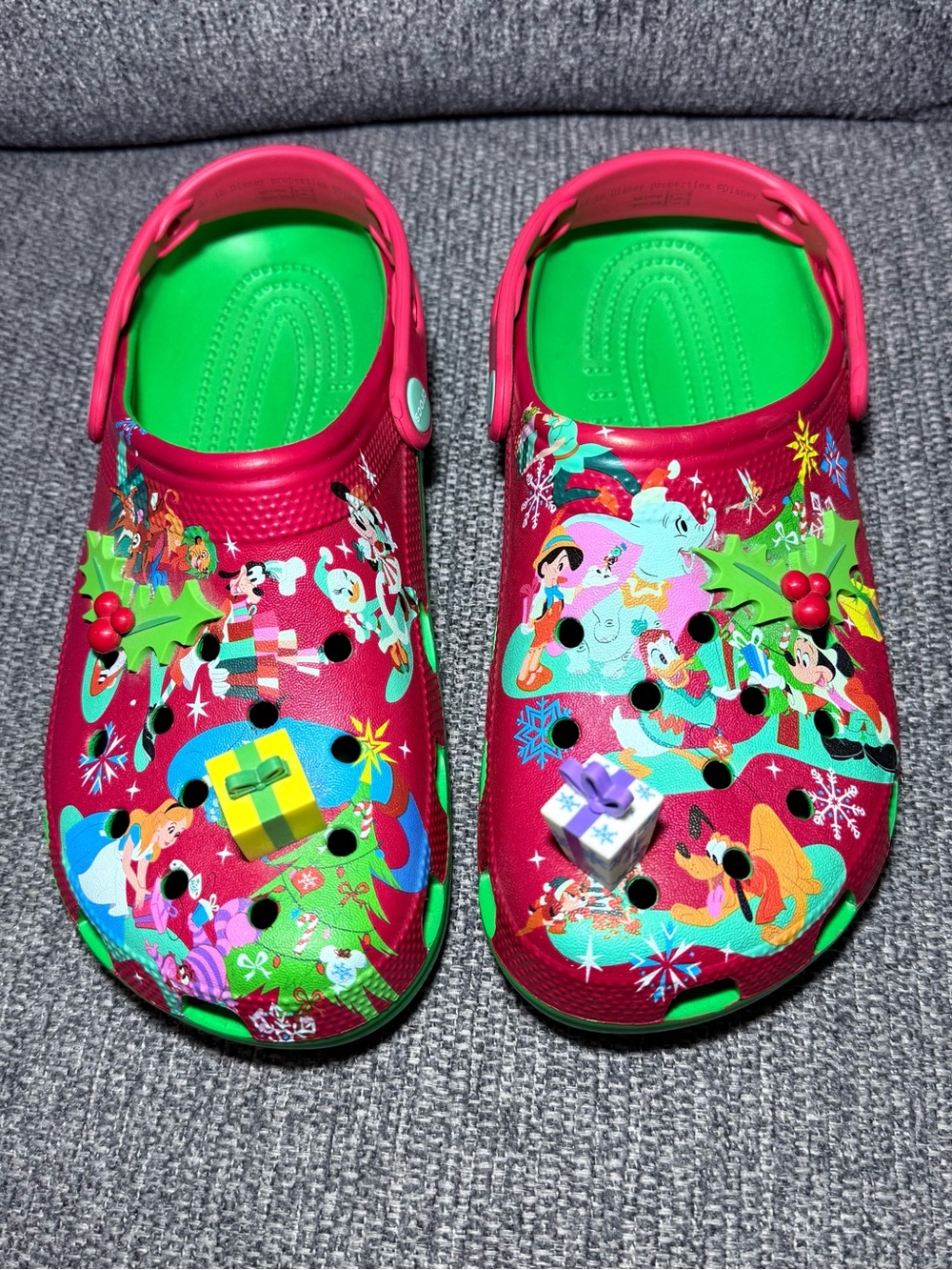 Crocs x Disney Park Mickey Mouse & Friends Holiday Christmas Adults Clog M7 / W9